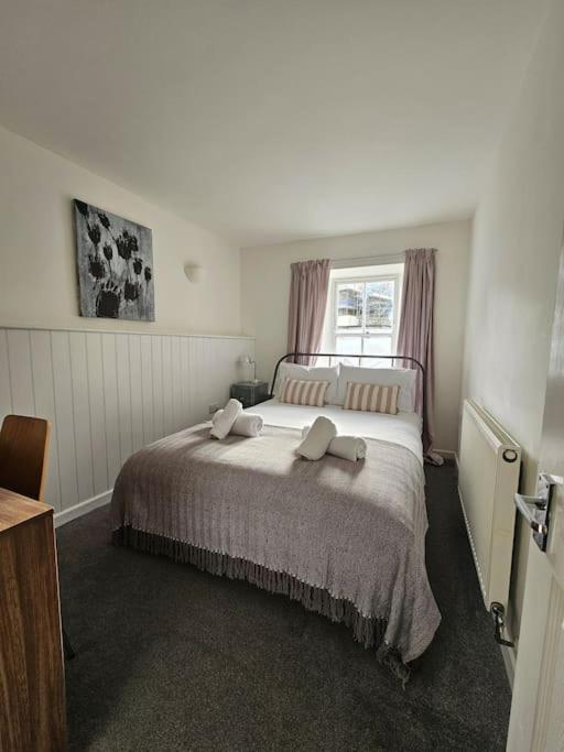 Beautiful And Bright !! Town/Harbour Apartment #1 Penzance Bagian luar foto