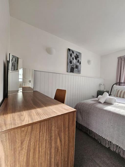 Beautiful And Bright !! Town/Harbour Apartment #1 Penzance Bagian luar foto