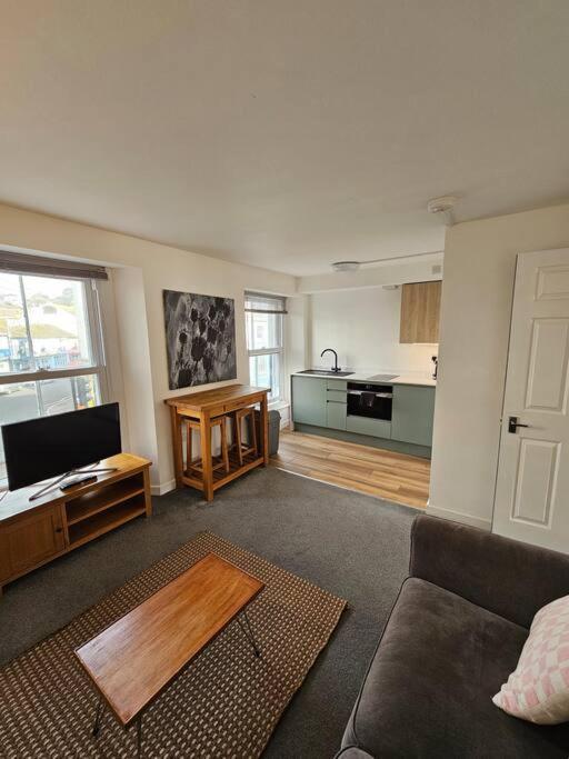 Beautiful And Bright !! Town/Harbour Apartment #1 Penzance Bagian luar foto