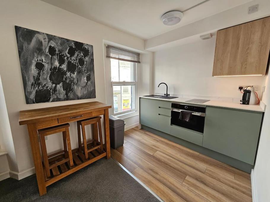Beautiful And Bright !! Town/Harbour Apartment #1 Penzance Bagian luar foto